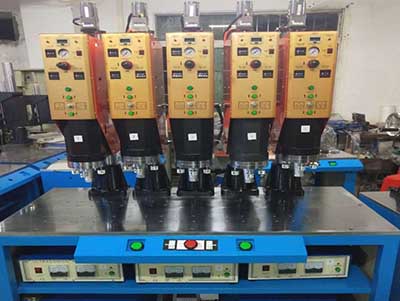 浴簾焊接專(zhuān)用多頭超聲波焊接機(jī)